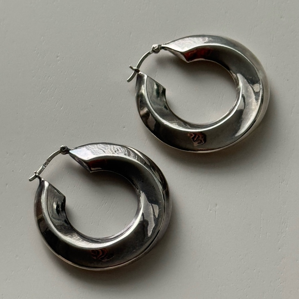 Silver Twisted Hoop Earrings with Sculptural Design